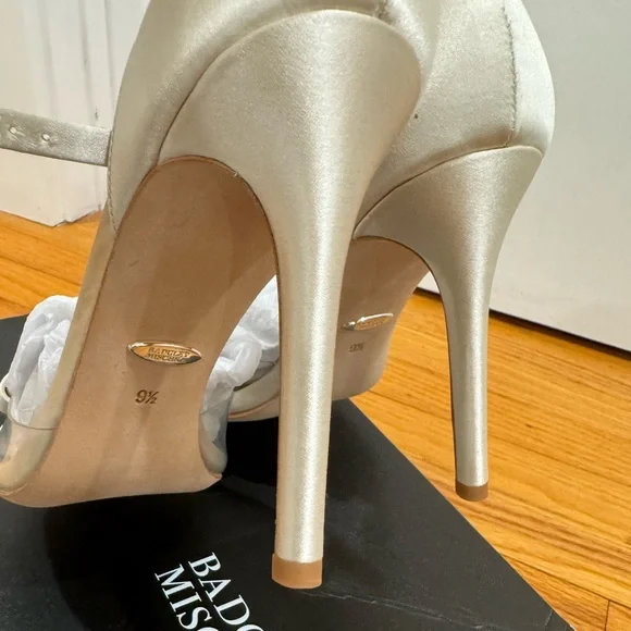 Badgley Mischka Lindsay Satin Heels - Picture 6 of 6